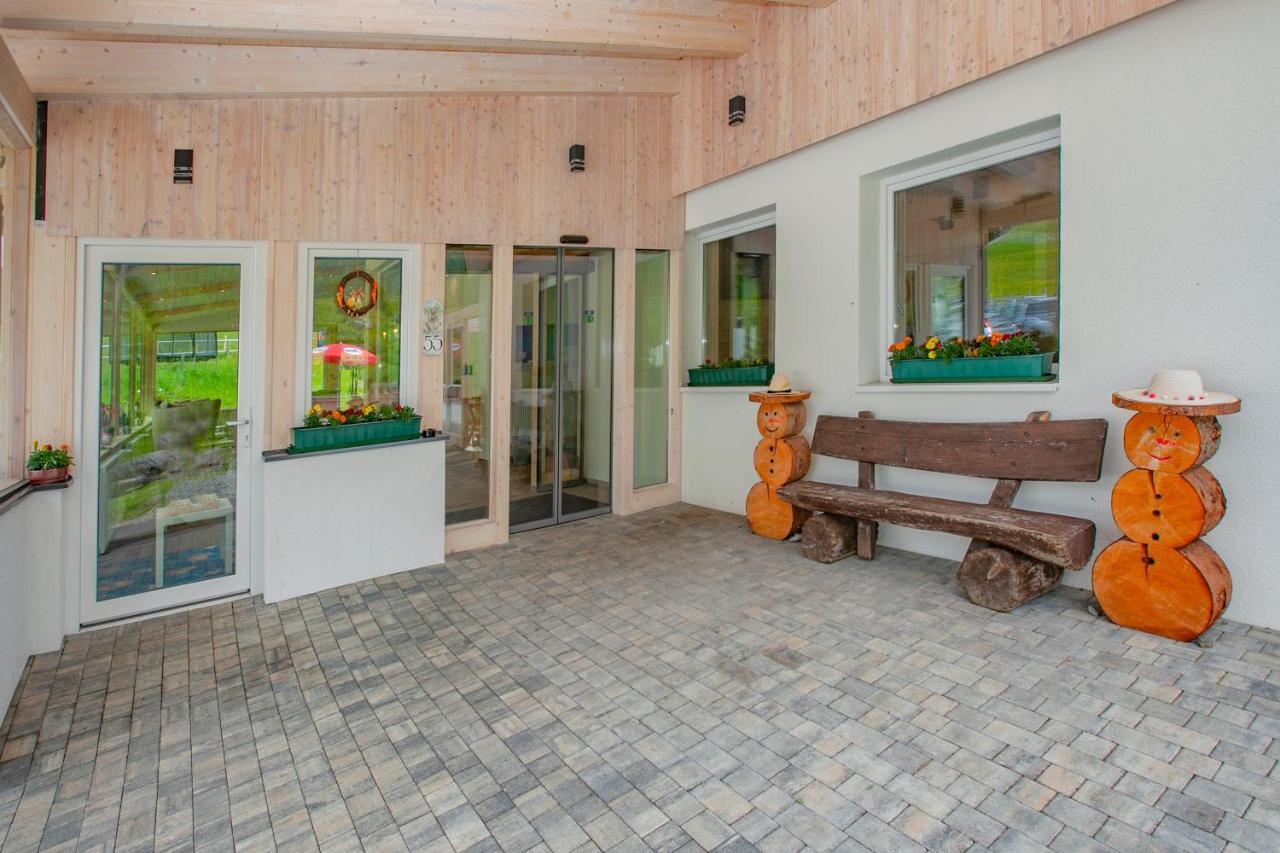 Kinderhotel Schneekonig Patergassen エクステリア 写真
