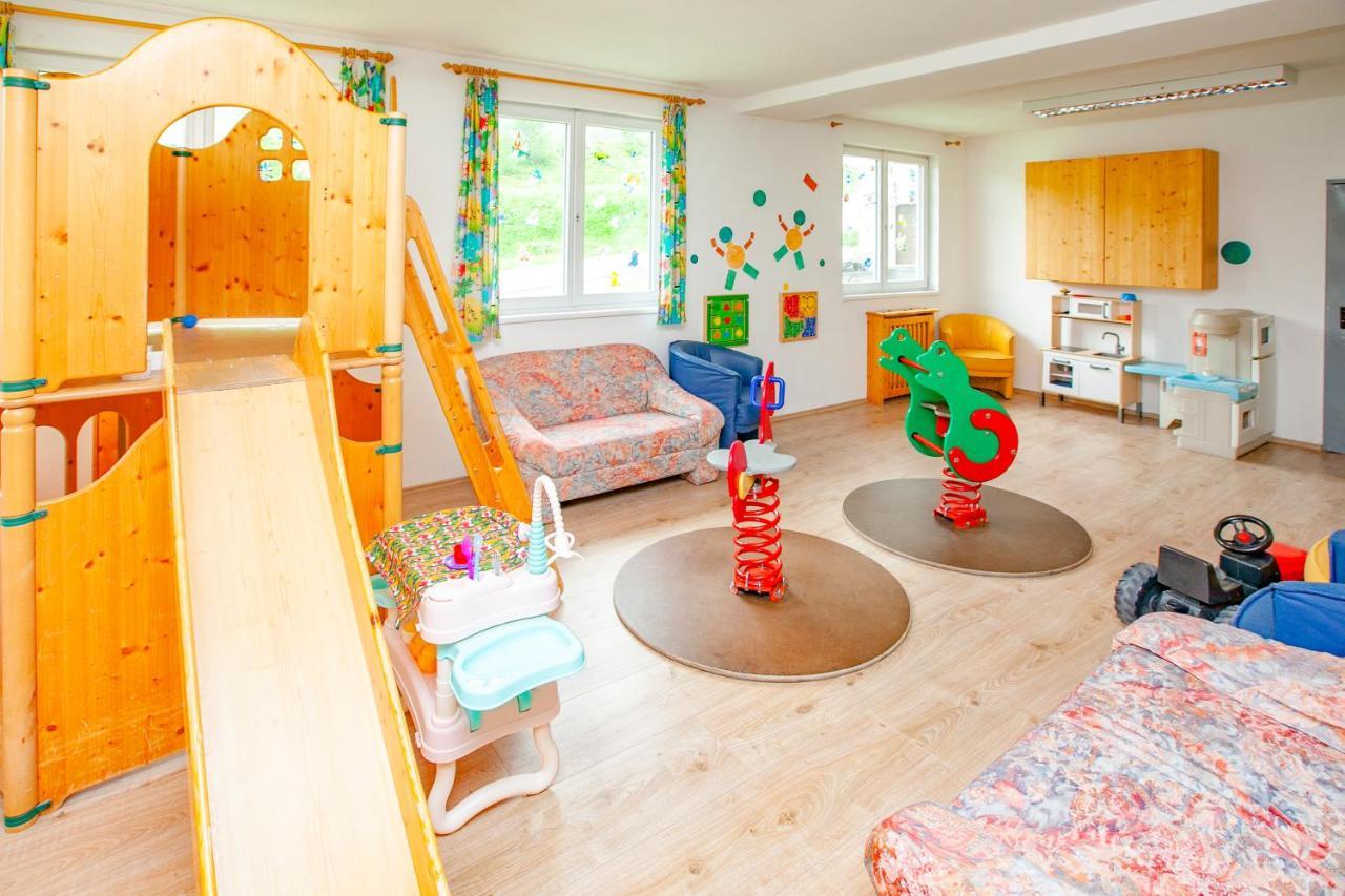 Kinderhotel Schneekonig Patergassen エクステリア 写真